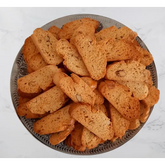 Gouden bruine Marokkaanse Fekka’s koekjes op een decoratief bord